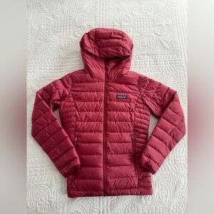 Patagonia Women's Quilted Down Hooded Puffer Jacket Size XXS Hiking Outdoors